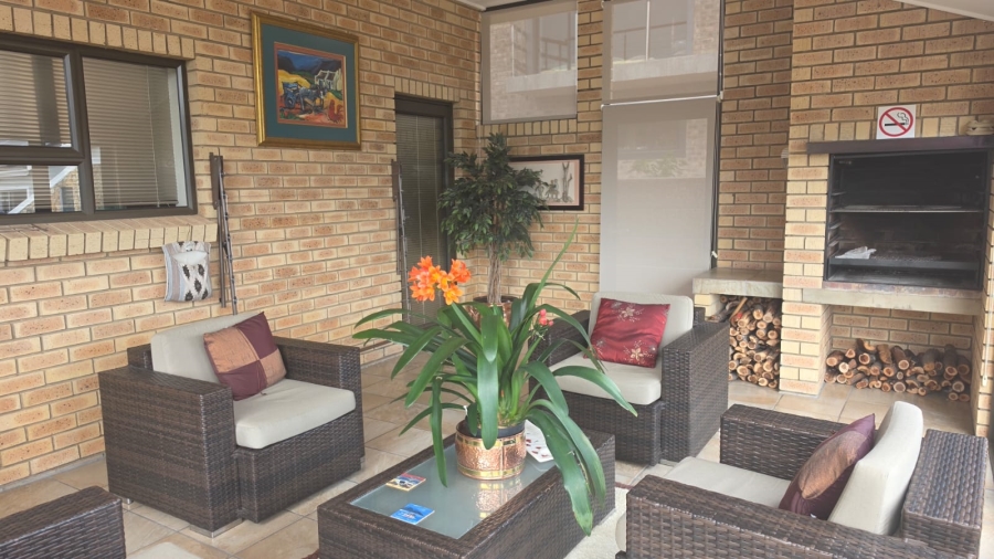 4 Bedroom Property for Sale in Stilbaai Wes Western Cape